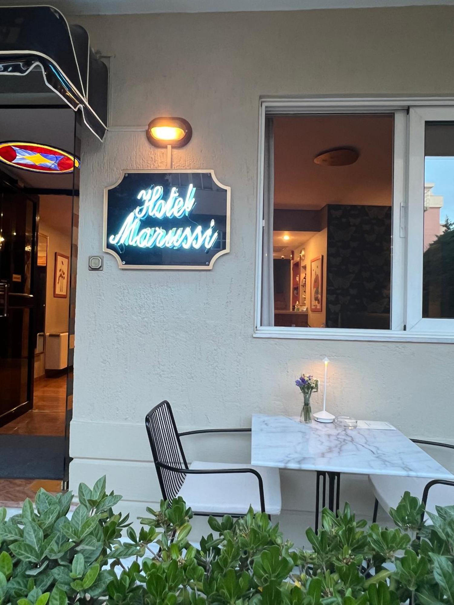 Hotel Maroussi Atenas Exterior foto